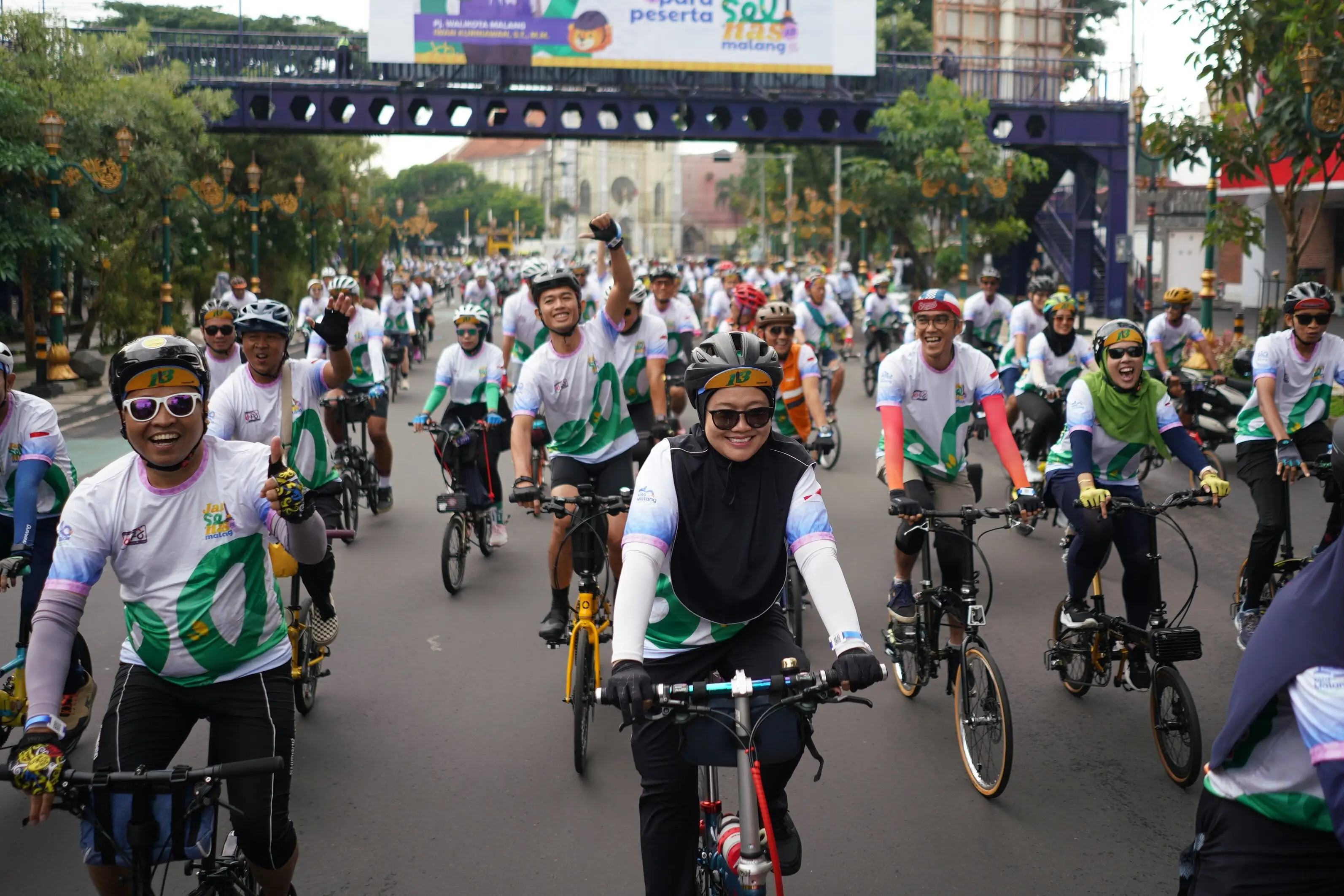 Suasana jam selinas (13) pesepeda Kota Malang